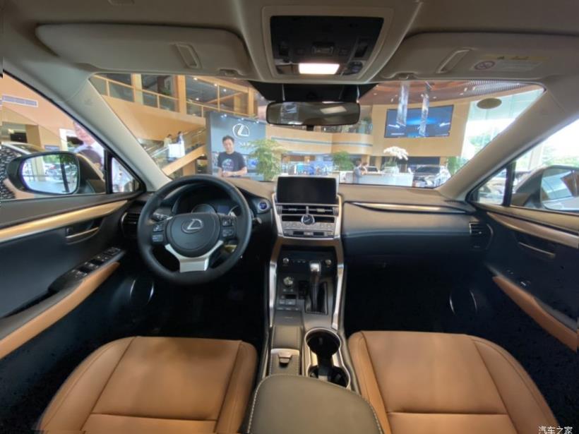 Lexus NX200 (Z10)