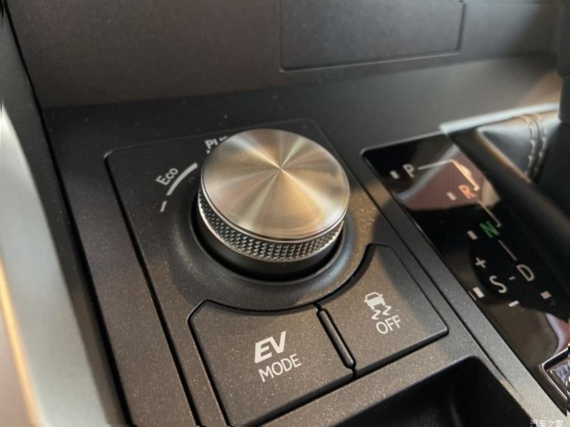 Lexus NX200 (Z10)