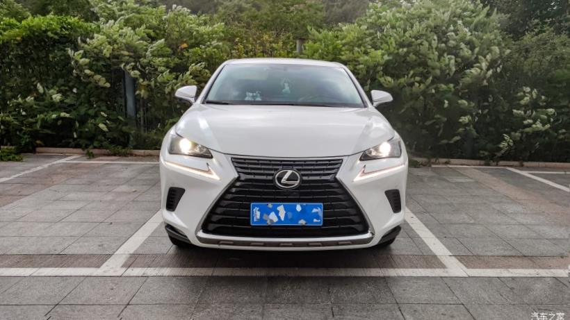 Lexus NX200 (Z10)