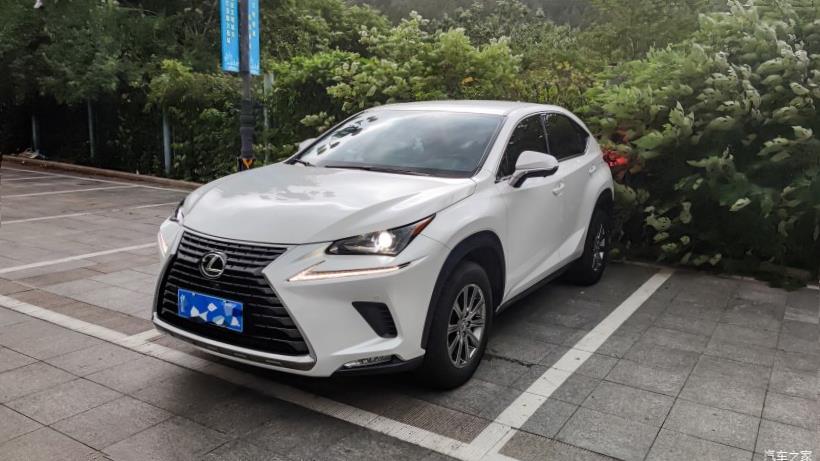 Lexus NX200 (Z10)