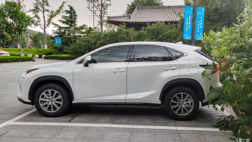 Lexus NX200 (Z10)
