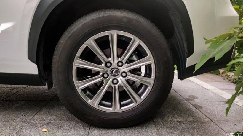 Lexus NX200 (Z10)