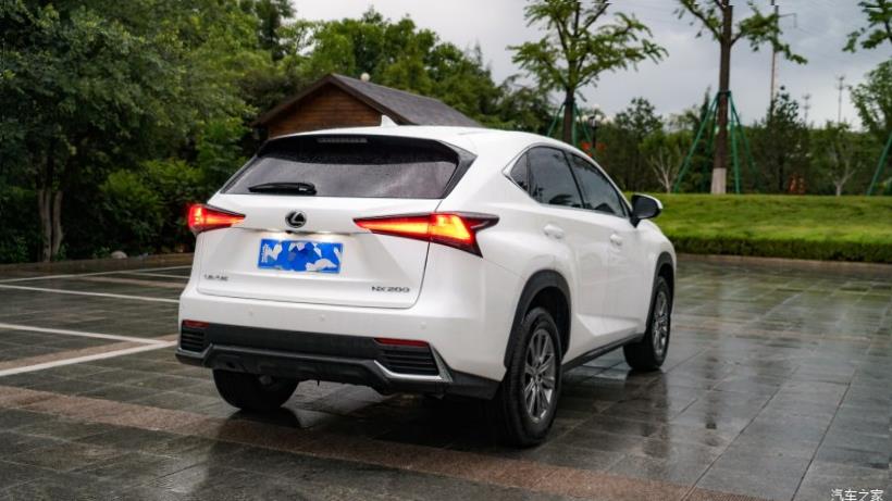 Lexus NX200 (Z10)
