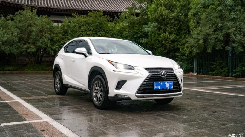 Lexus NX200 (Z10)