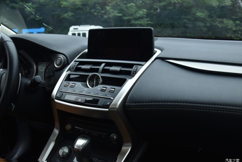 Lexus NX200 (Z10)