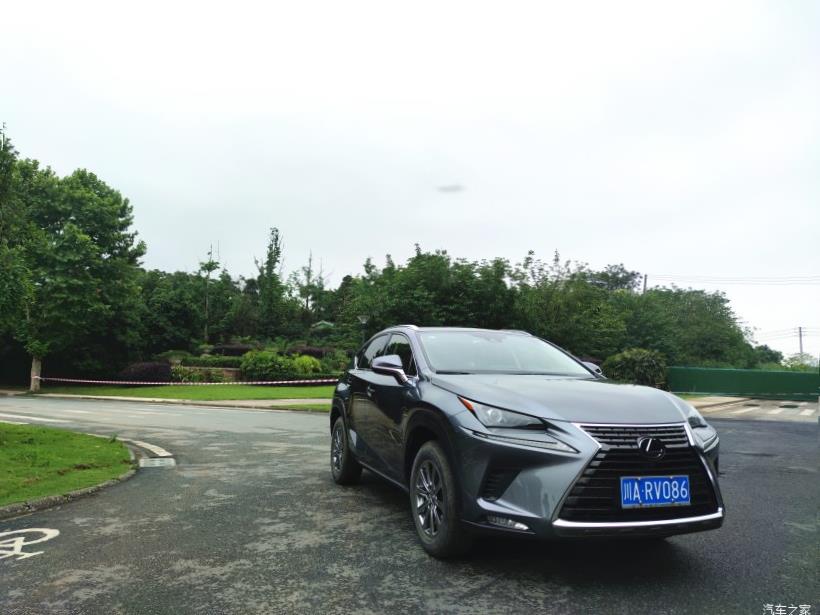 Lexus NX200 (Z10)