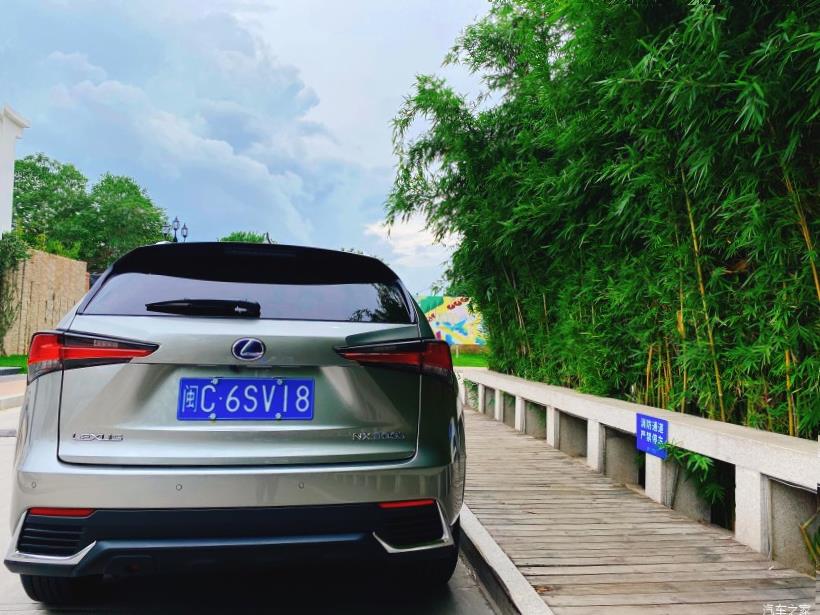 Lexus NX200 (Z10)