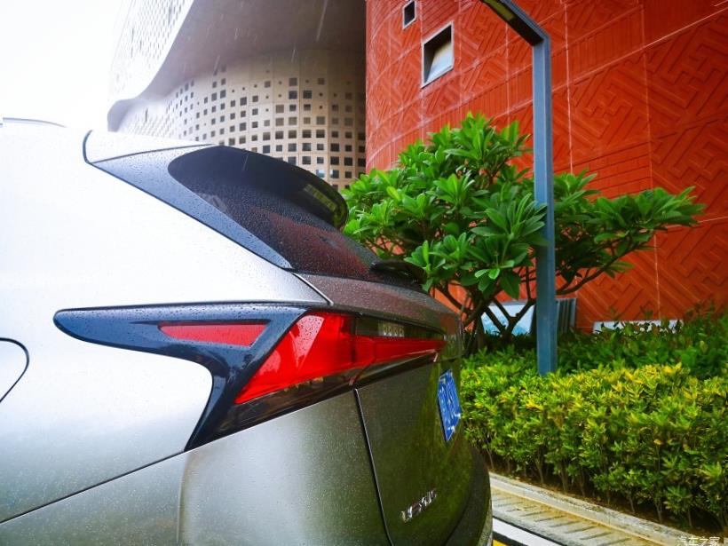 Lexus NX200 (Z10)