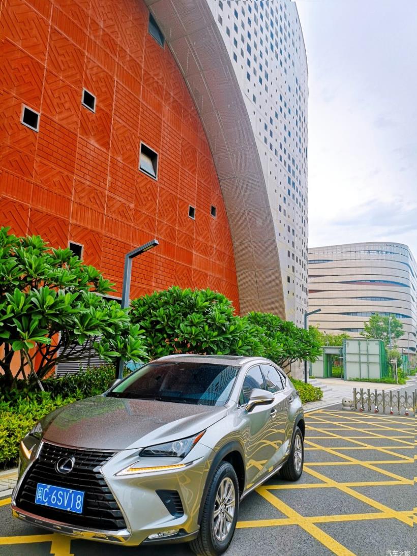 Lexus NX200 (Z10)