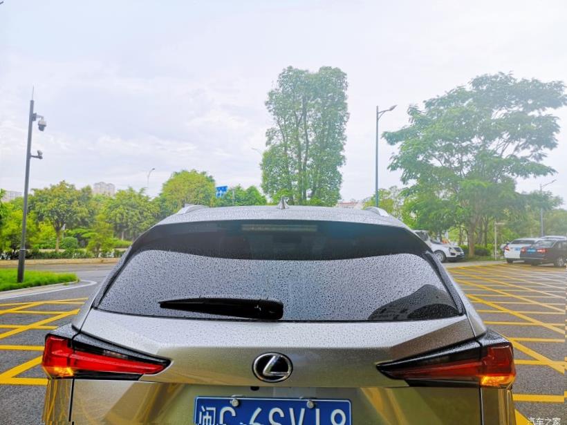 Lexus NX200 (Z10)
