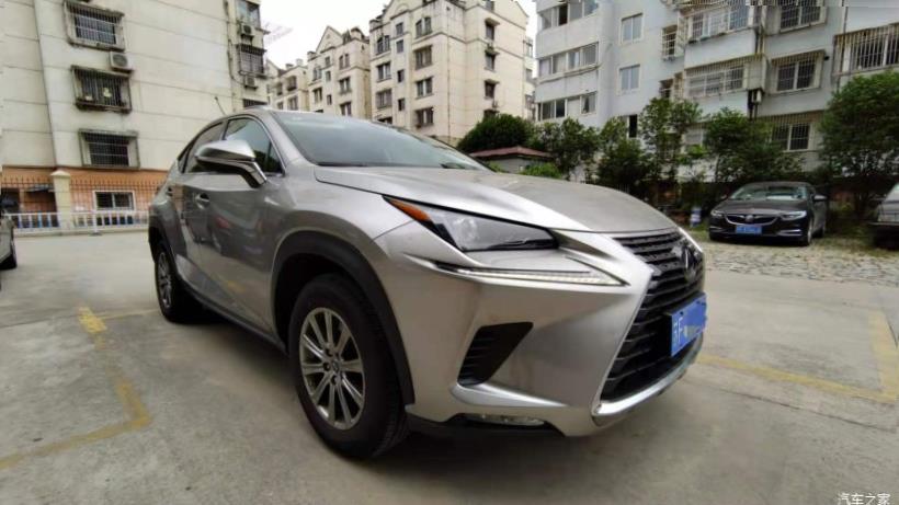 Lexus NX200 (Z10)