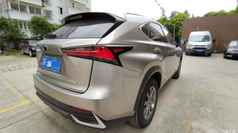 Lexus NX200 (Z10)
