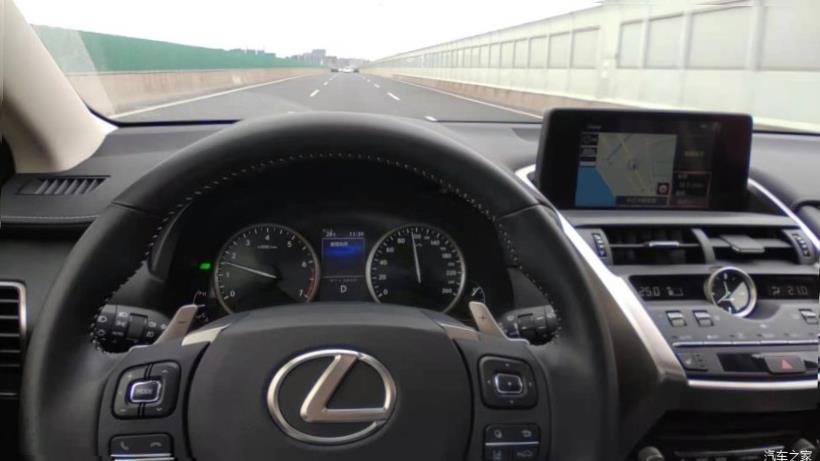 Lexus NX200 (Z10)