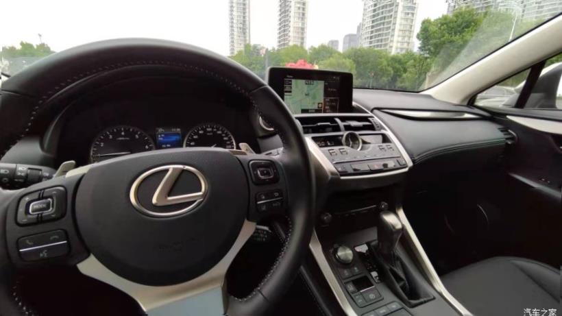 Lexus NX200 (Z10)