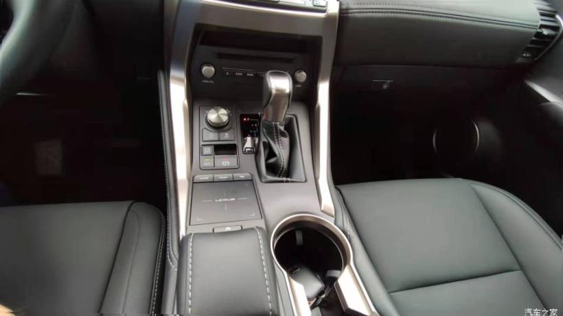 Lexus NX200 (Z10)