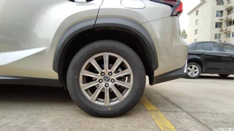 Lexus NX200 (Z10)