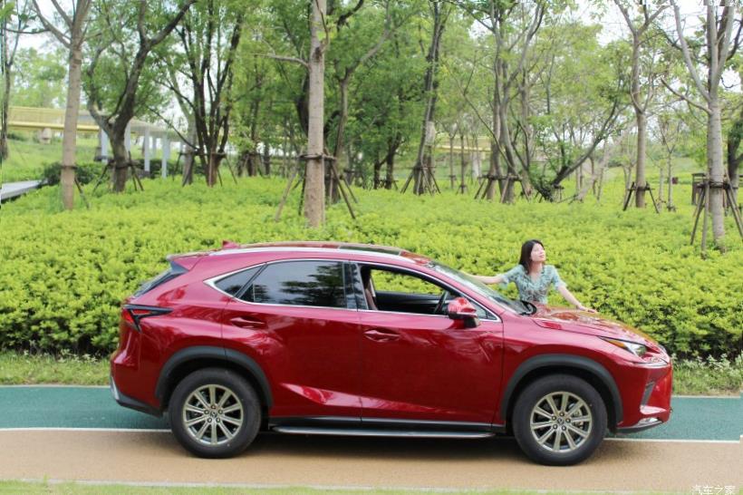 Lexus NX200 (Z10)