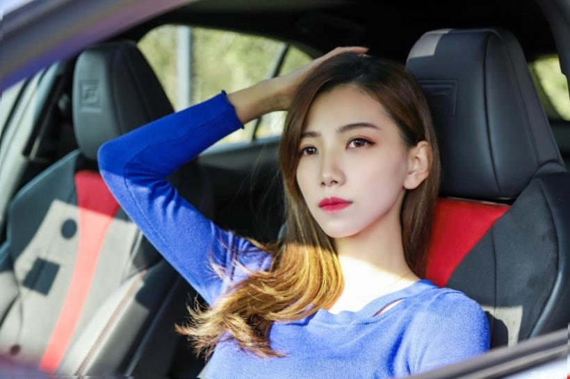 Lexus UX200