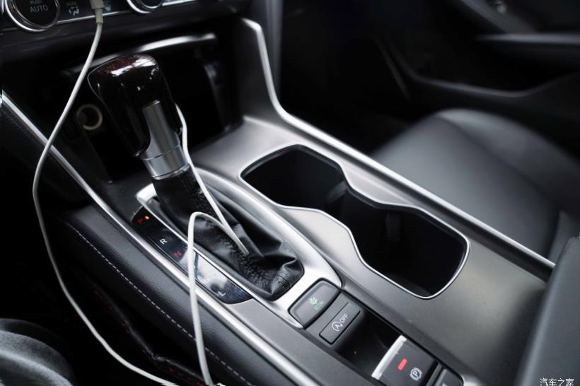 Honda Accord (CR)