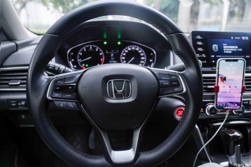 Honda Accord (CR)