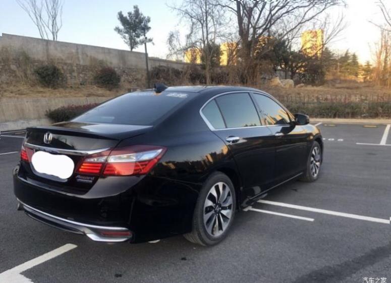 Honda Accord (CR)