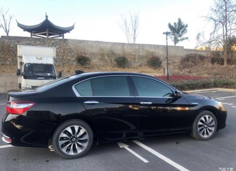 Honda Accord (CR)