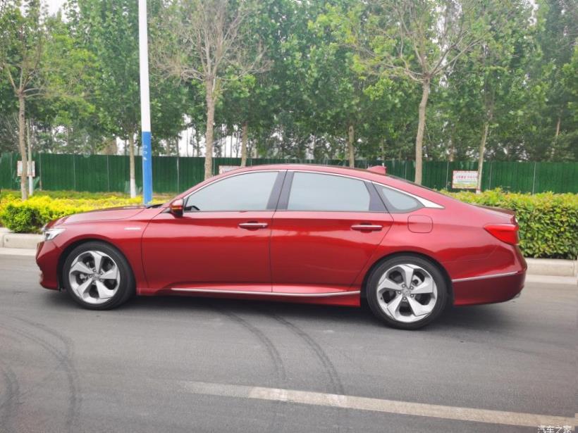 Honda Accord (CR)