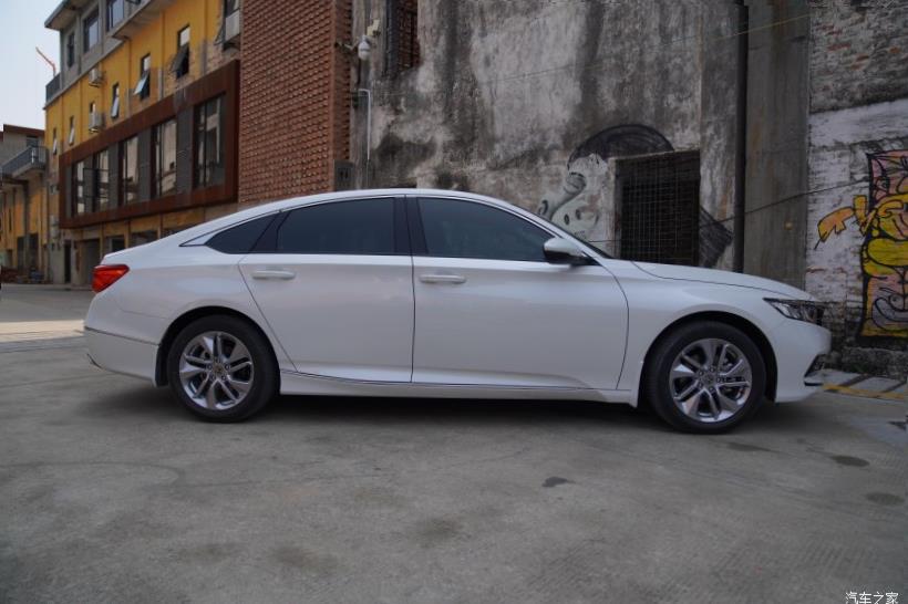 Honda Accord (CR)