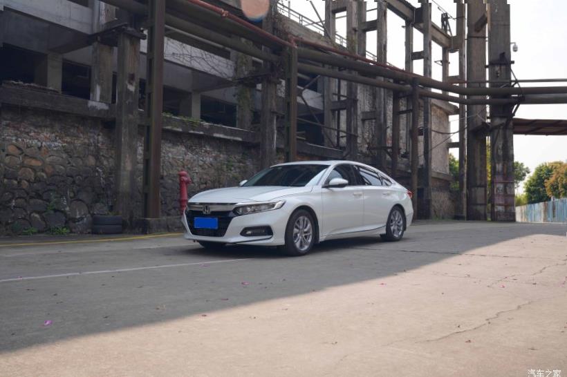 Honda Accord (CR)