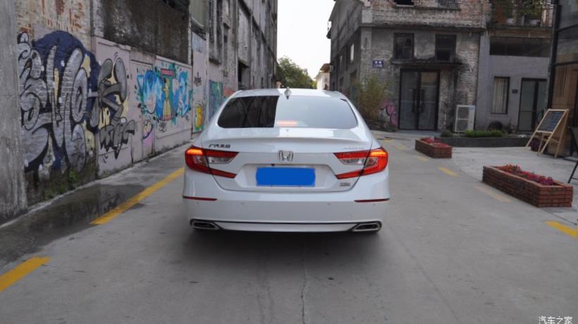 Honda Accord (CR)