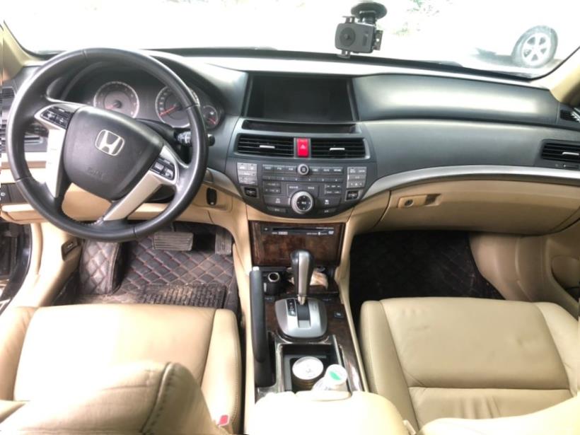 Honda Accord (CR)