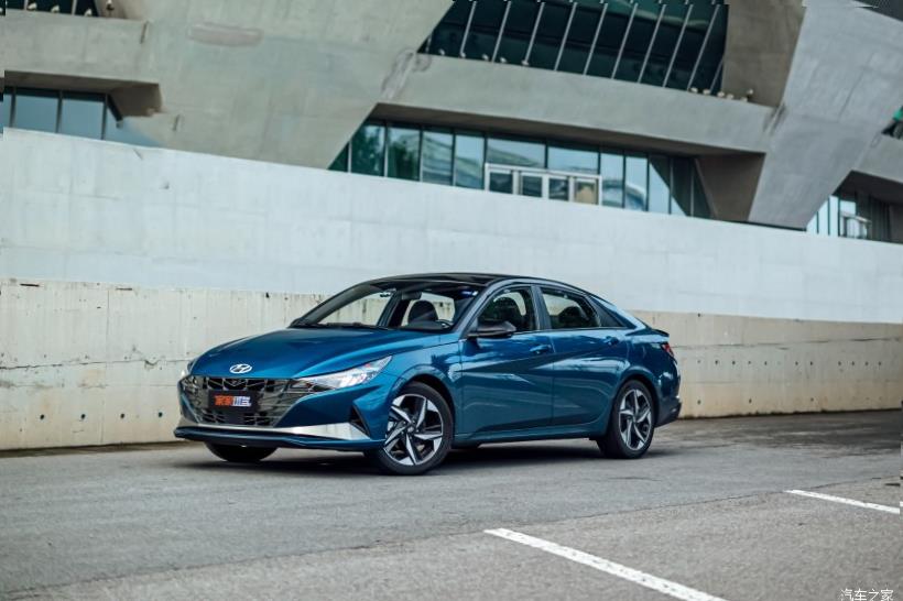 Hyundai Elantra 