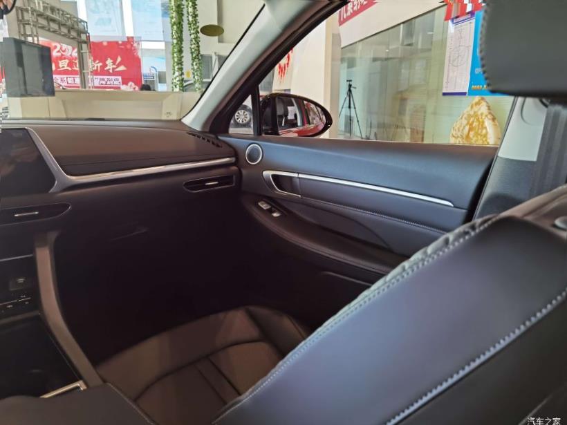Hyundai Sonata (DN8)