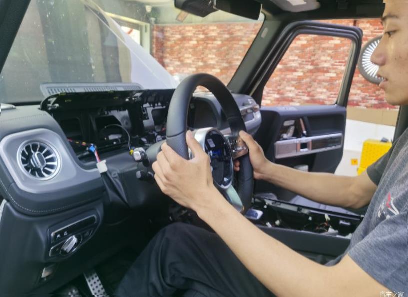 Mercedes-Benz G-Class (W463)