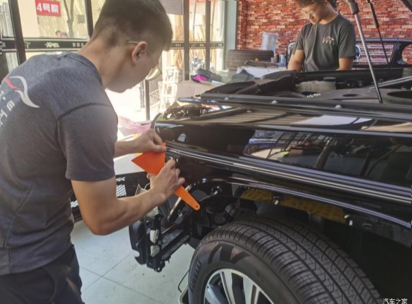 Mercedes-Benz G-Class (W463)