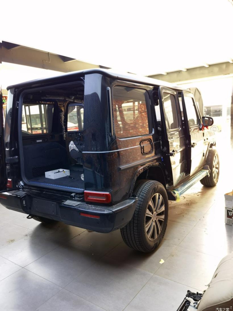 Mercedes-Benz G-Class (W463)