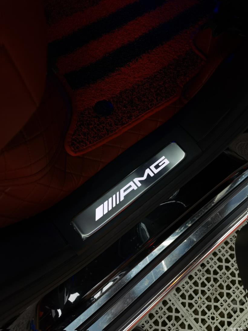 Mercedes-Benz G-Class (W463)