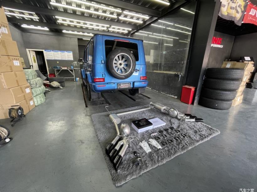 Mercedes-Benz G-Class (W463)