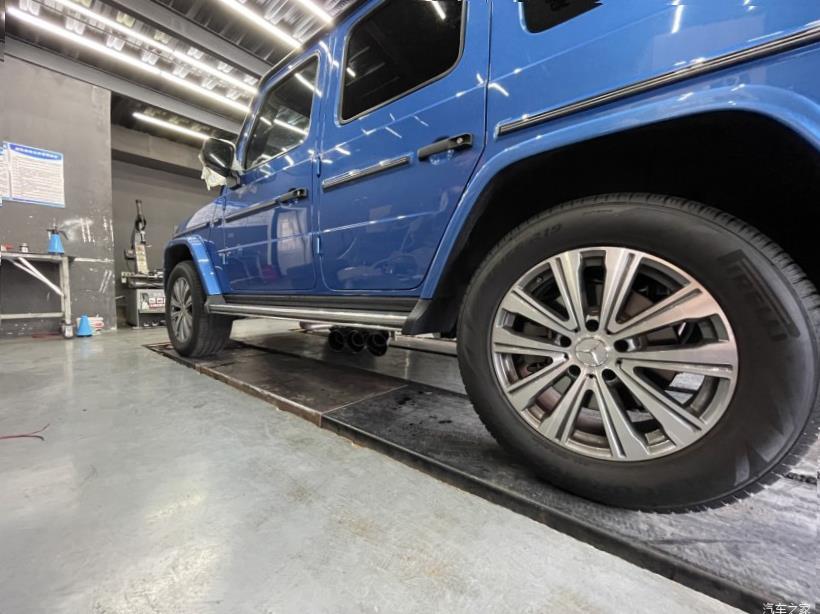 Mercedes-Benz G-Class (W463)