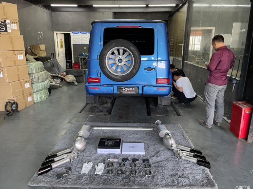Mercedes-Benz G-Class (W463)