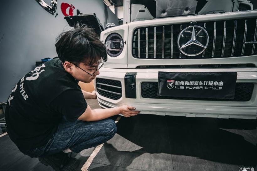 Mercedes-Benz G-Class (W463)
