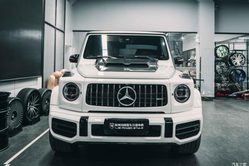 Mercedes-Benz G-Class (W463)