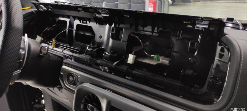 Mercedes-Benz G-Class (W463)