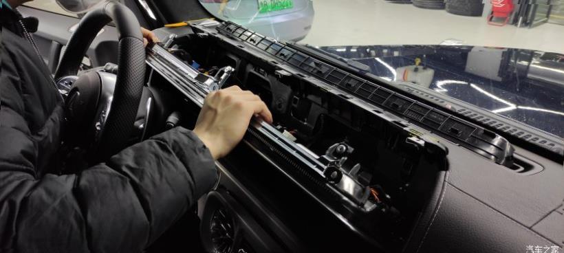Mercedes-Benz G-Class (W463)