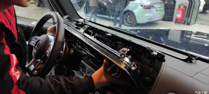 Mercedes-Benz G-Class (W463)