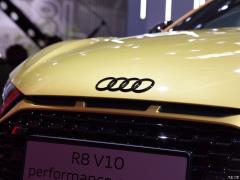2021 V10 Coupe производительность 2021 V10 Coupe performance Фото 34 из 50