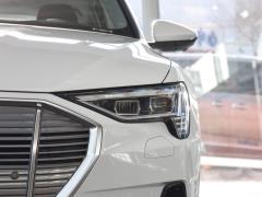 Модель 55 quattro 2019 года 2019 55 quattro fashion model Фото 12 из 44