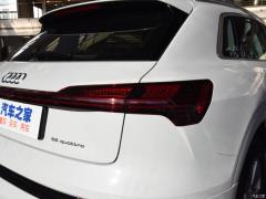 Модель 55 quattro 2019 года 2019 55 quattro fashion model Фото 37 из 44