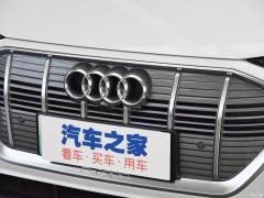 Модель 55 quattro 2019 года 2019 55 quattro fashion model Фото 11 из 44