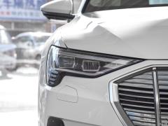Модель 55 quattro 2019 года 2019 55 quattro fashion model Фото 8 из 44